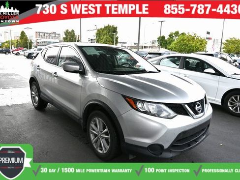 Used 2017 Nissan Rogue Sport S w/ S Appearance Package image 1