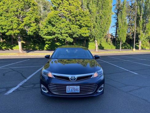 Used 2013 Toyota Avalon XLE Premium image 8