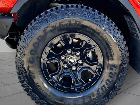 Used 2024 Ford Bronco Wildtrak image 10