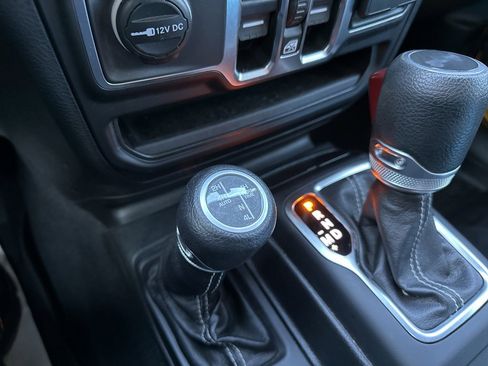 Used 2021 Jeep Wrangler Unlimited Sahara image 73