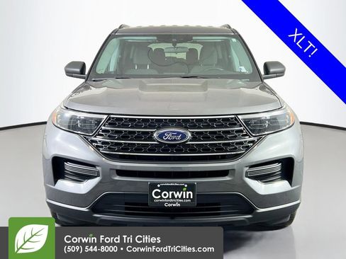 Used 2024 Ford Explorer XLT AWD/4WD image 4