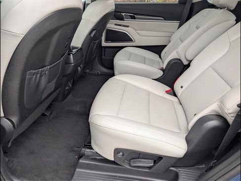 Used 2024 Kia Telluride S w/ S Sunroof Package image 10