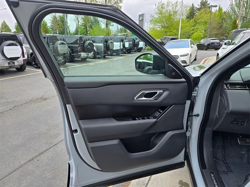 New 2026 Land Rover Range Rover Velar Dynamic SE image 21