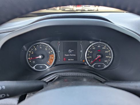 Used 2020 Jeep Renegade Altitude AWD/4WD image 21