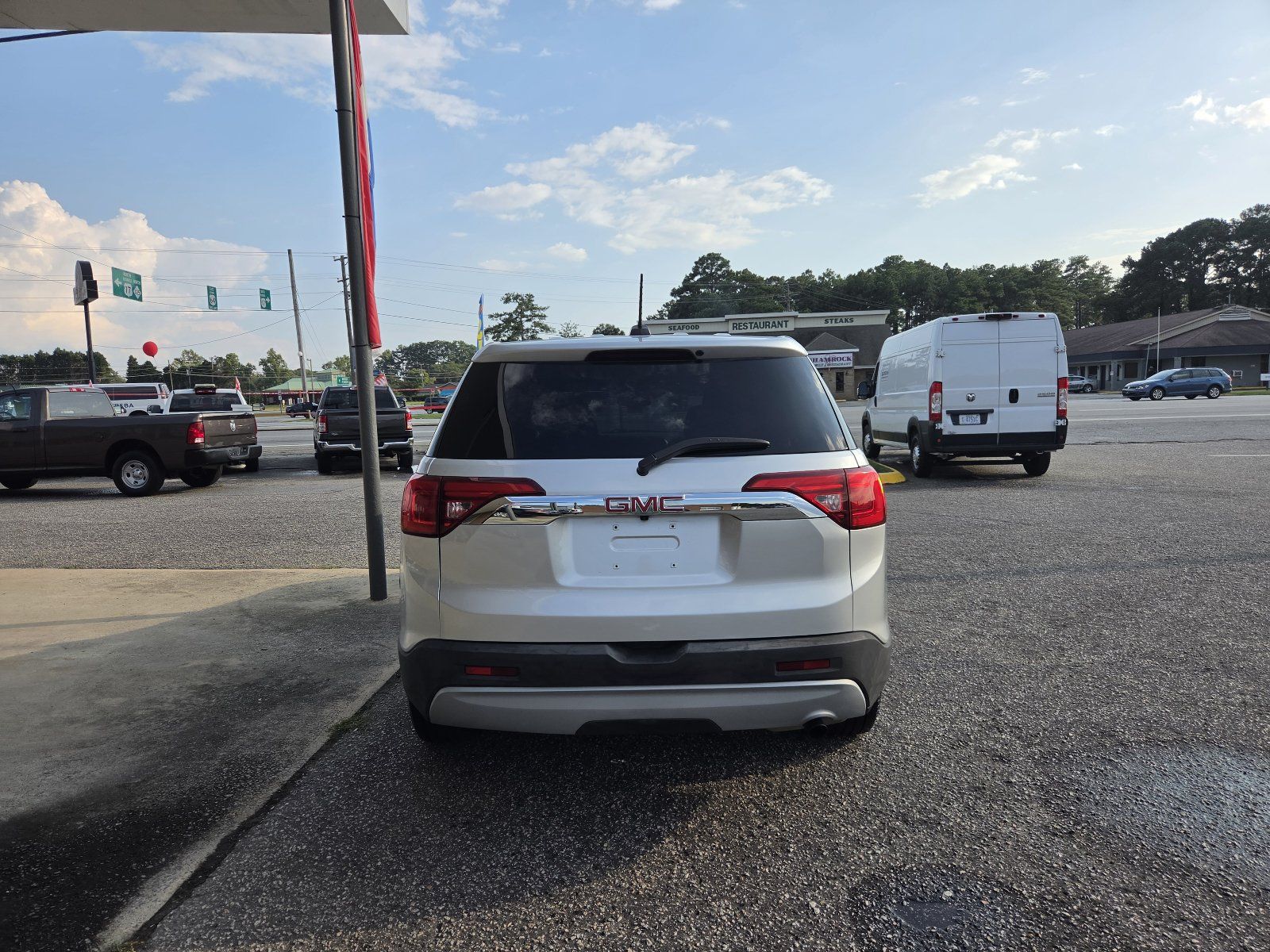 Used 2018 GMC Acadia SLE w/ LPO, Floor Liner Package FWD image 6