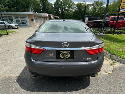 Used 2013 Lexus ES 350 w/ Luxury Pkg FWD image 6