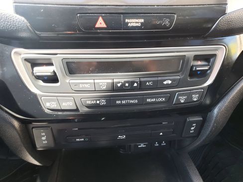 Used 2016 Honda Pilot Touring image 40