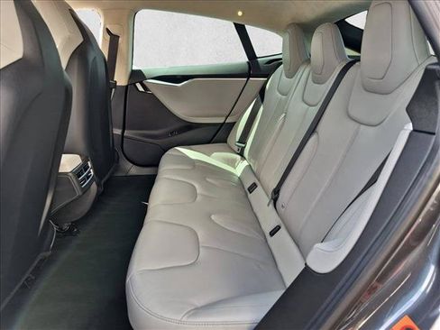 Used 2015 Tesla Model S 70 RWD image 19