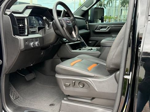 Certified 2025 GMC Sierra 2500 AT4 w/ Technology Package AWD/4WD image 14