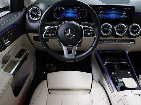 Certified 2023 Mercedes-Benz GLB 250 4MATIC image 14