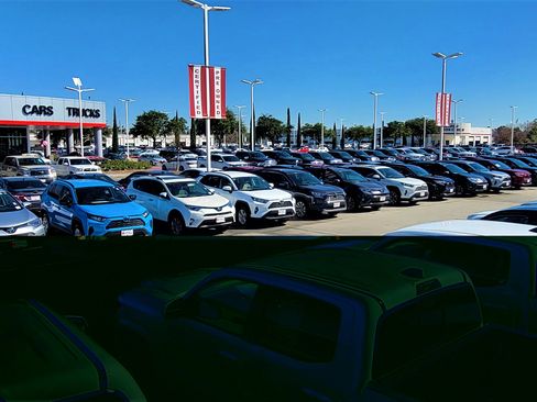 Used 2024 Toyota RAV4 XLE Premium w/ Weather Package FWD image 47