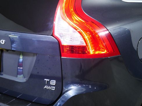 Used 2012 Volvo XC60 T6 AWD/4WD image 17