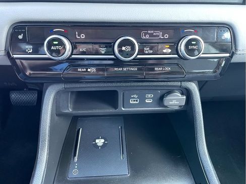 Used 2023 Honda Pilot Touring image 18