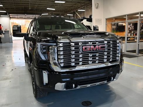 New 2026 GMC Sierra 2500 Denali w/ Denali Reserve Package image 3