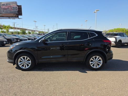 Used 2019 Nissan Rogue Sport SV FWD image 4