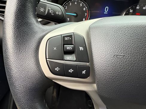 Certified 2022 Ford Explorer XLT w/ Equipment Group 202A AWD/4WD image 17