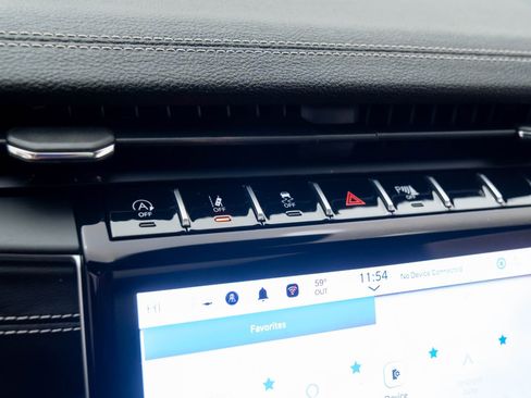 Used 2024 Jeep Grand Cherokee L Limited w/ Black Appearance Package image 33