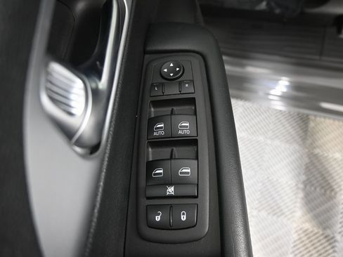 Used 2022 Chrysler Pacifica Touring-L w/ S Appearance Package image 21