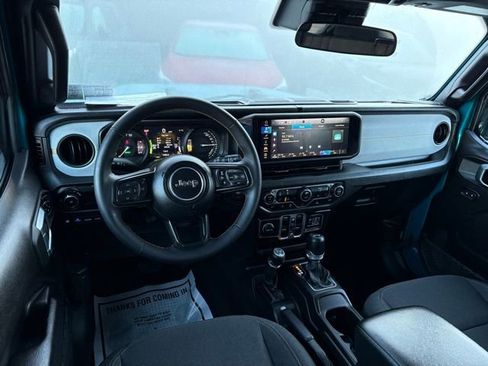 Used 2024 Jeep Wrangler Unlimited w/ Convenience Group image 11