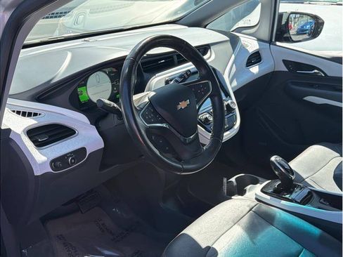 Used 2019 Chevrolet Bolt Premier w/ Infotainment Package FWD image 7