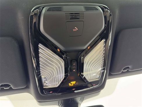 Used 2023 BMW 530i xDrive w/ Convenience Package image 26