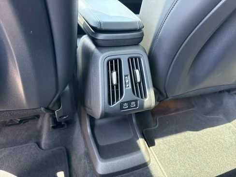 Used 2025 BMW X1 M35i AWD/4WD image 18