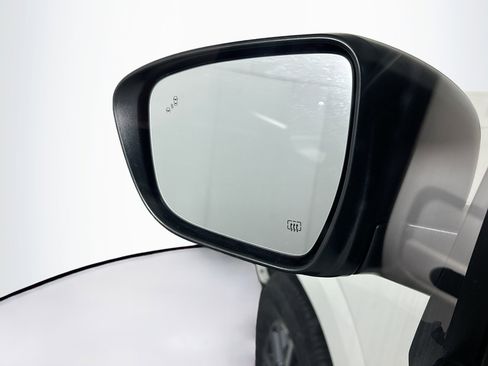 Used 2024 Nissan Frontier SL w/ Technology Package image 16