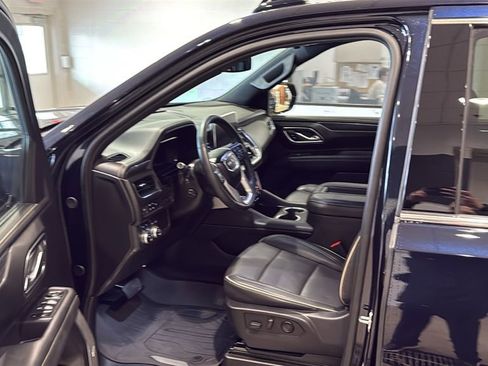 Used 2024 GMC Yukon SLT w/ SLT Luxury Package AWD/4WD image 23