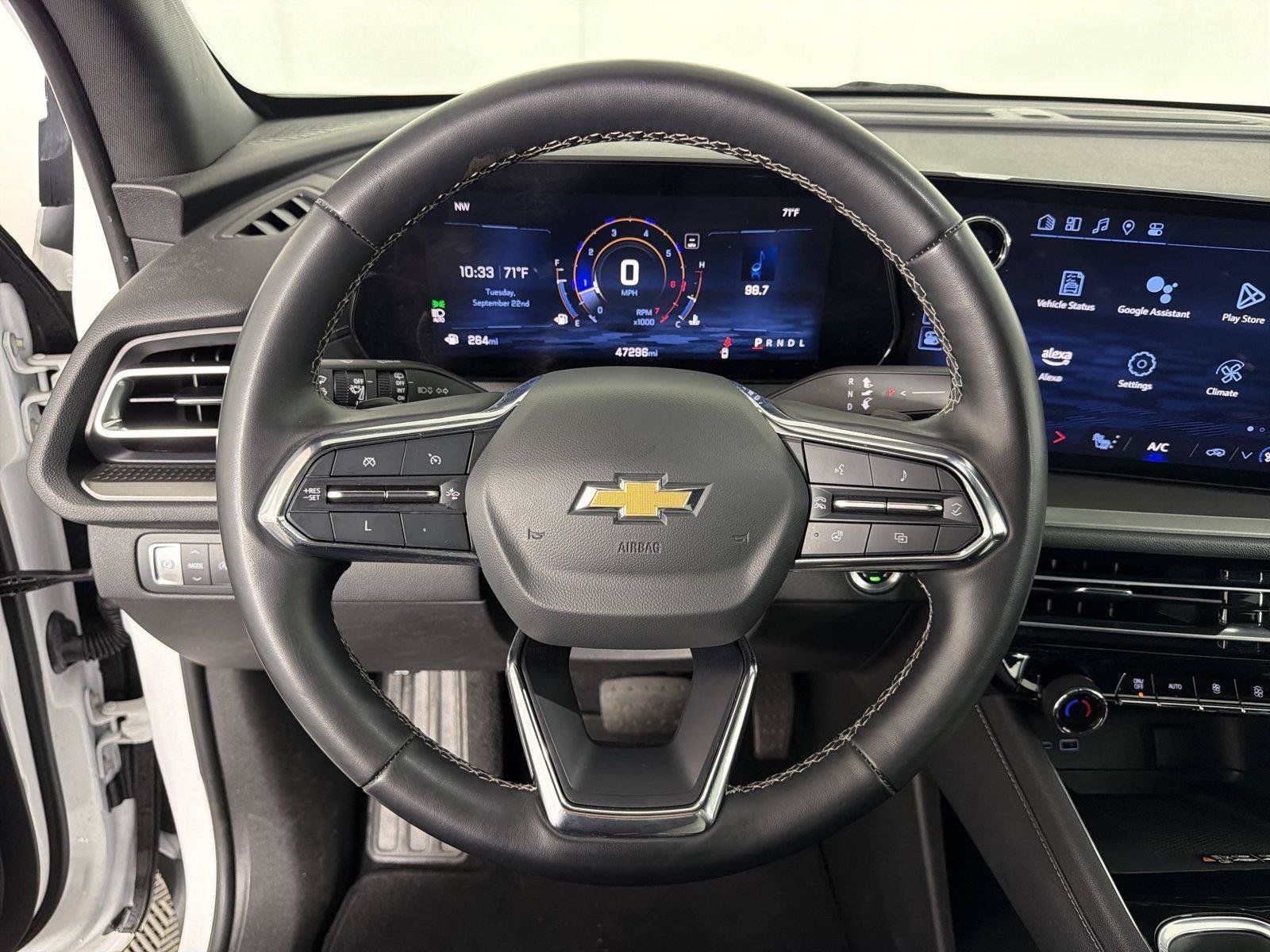 Used 2024 Chevrolet Traverse LT FWD image 24