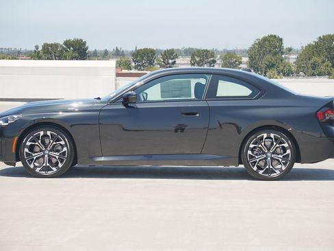 Used 2025 BMW 230i Coupe w/ Convenience Package RWD image 4