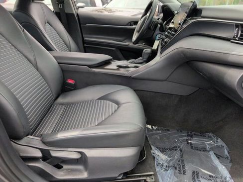 Used 2024 Toyota Camry SE image 30