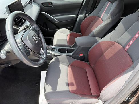 Used 2024 Toyota Corolla Cross AWD Hybrid w/ Moonroof Package image 9