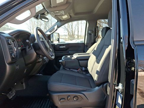 Used 2024 Chevrolet Silverado 2500 Custom w/ Custom Value Package image 11