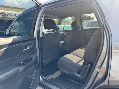 Used 2018 Chevrolet Traverse LS FWD image 30