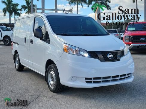 Used 2021 Nissan NV200 S image 1