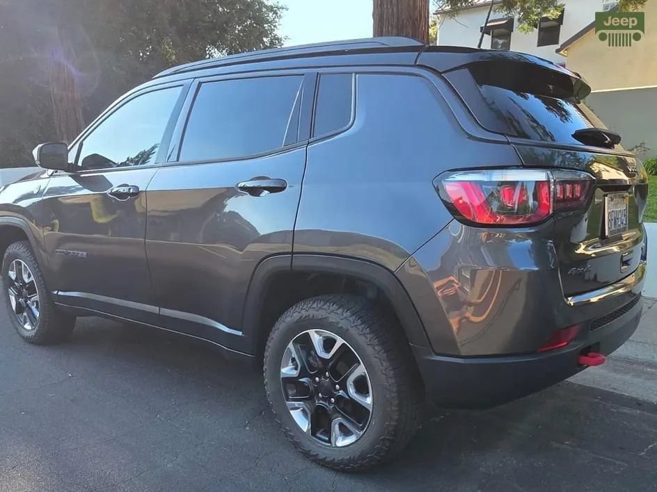 Used 2018 Jeep Compass Trailhawk w/ Leather Interior Group AWD/4WD image 9