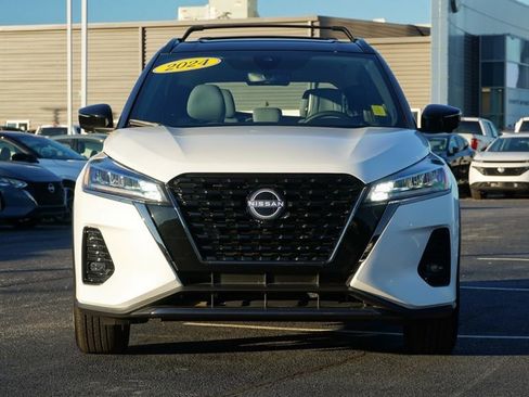 Used 2024 Nissan Kicks SR w/ SR Premium Package image 10