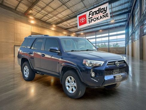Used 2021 Toyota 4Runner SR5 AWD/4WD image 3