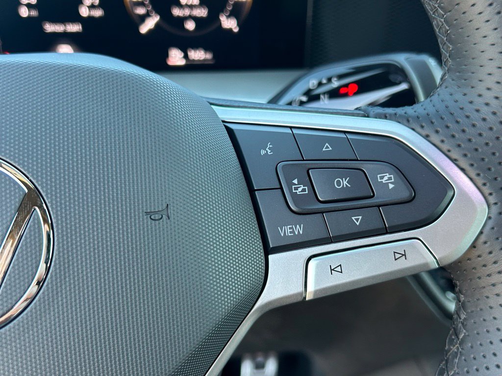 New 2026 Volkswagen Tiguan SE R-Line FWD image 21