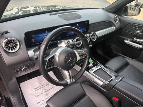 Used 2025 Mercedes-Benz GLB 250 image 12