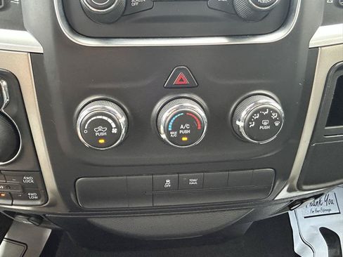 Used 2015 RAM 1500 Classic SLT AWD/4WD image 21