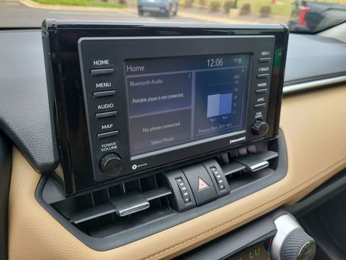 Used 2021 Toyota RAV4 XLE Premium FWD image 29