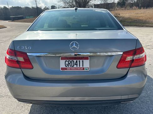 Used 2010 Mercedes-Benz E 350 Sedan image 4