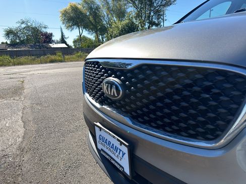 Used 2018 Kia Sorento L FWD image 5