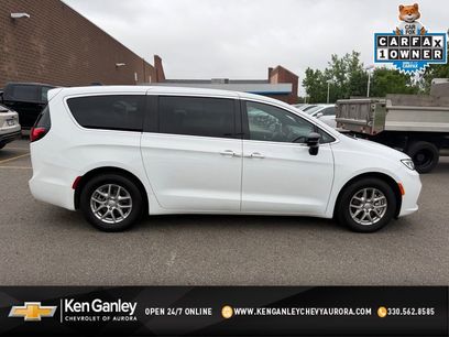 Used 2026 Chrysler Pacifica Select
