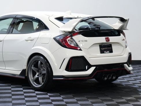 Used 2018 Honda Civic Type R image 15
