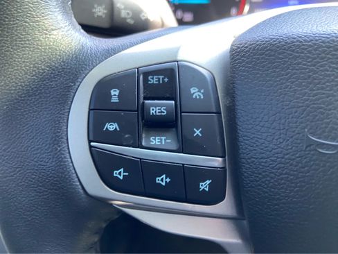Used 2023 Ford Explorer XLT w/ Equipment Group 202A AWD/4WD image 25
