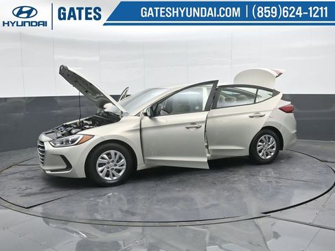 Used 2017 Hyundai Elantra SE w/ Cargo Package image 54