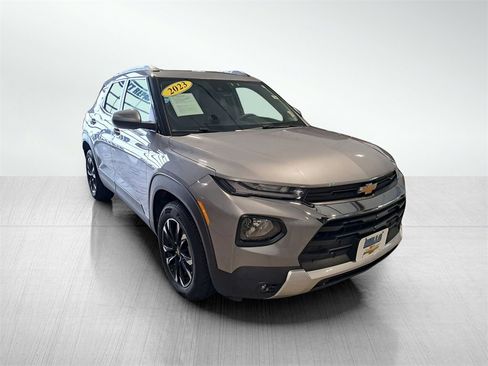 Used 2023 Chevrolet TrailBlazer LT image 3