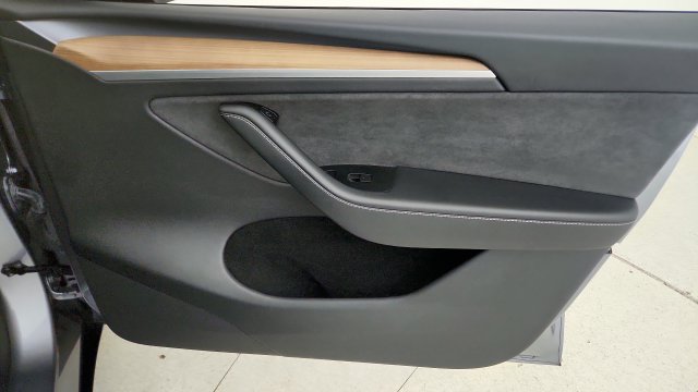 Used 2024 Tesla Model Y Performance AWD/4WD image 36